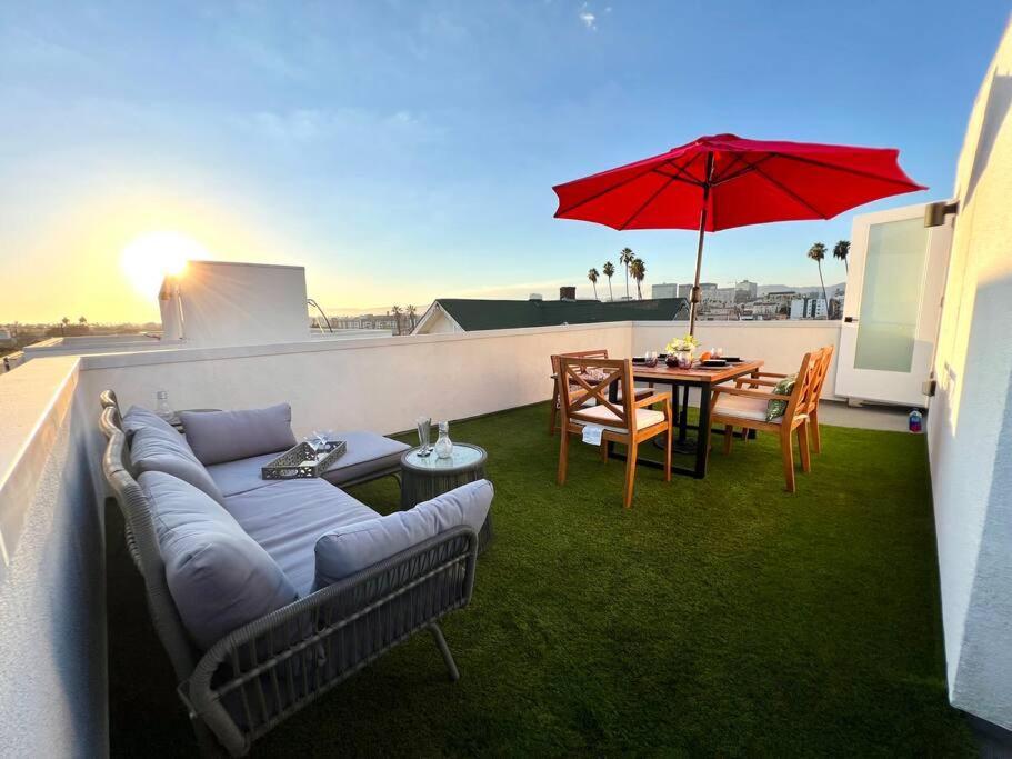 Luxury K-Town Dwelling With Private Rooftop Deck. Los Angeles Bagian luar foto