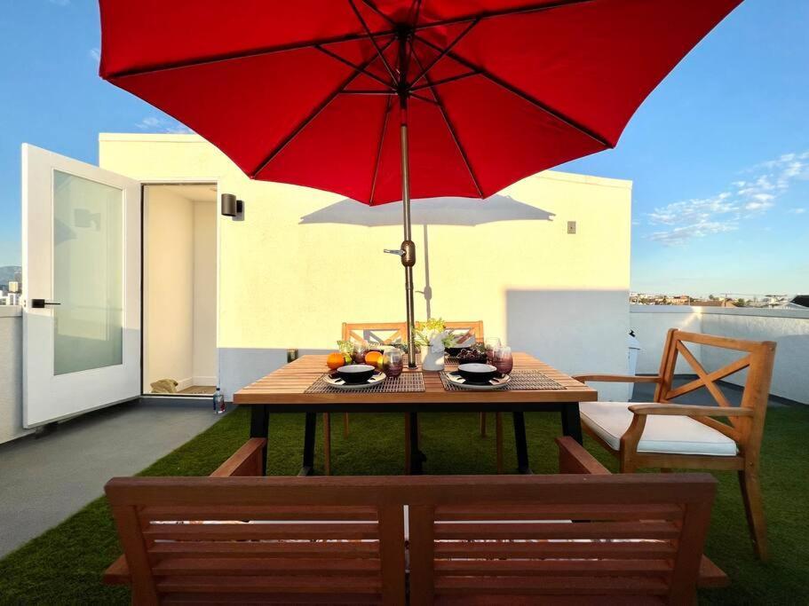 Luxury K-Town Dwelling With Private Rooftop Deck. Los Angeles Bagian luar foto