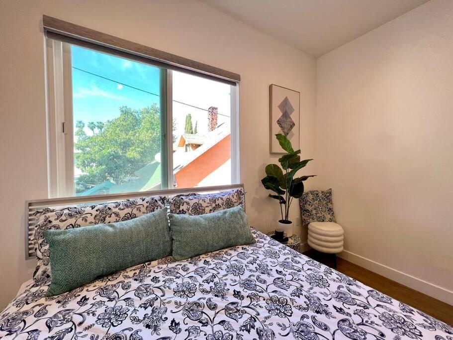 Luxury K-Town Dwelling With Private Rooftop Deck. Los Angeles Bagian luar foto