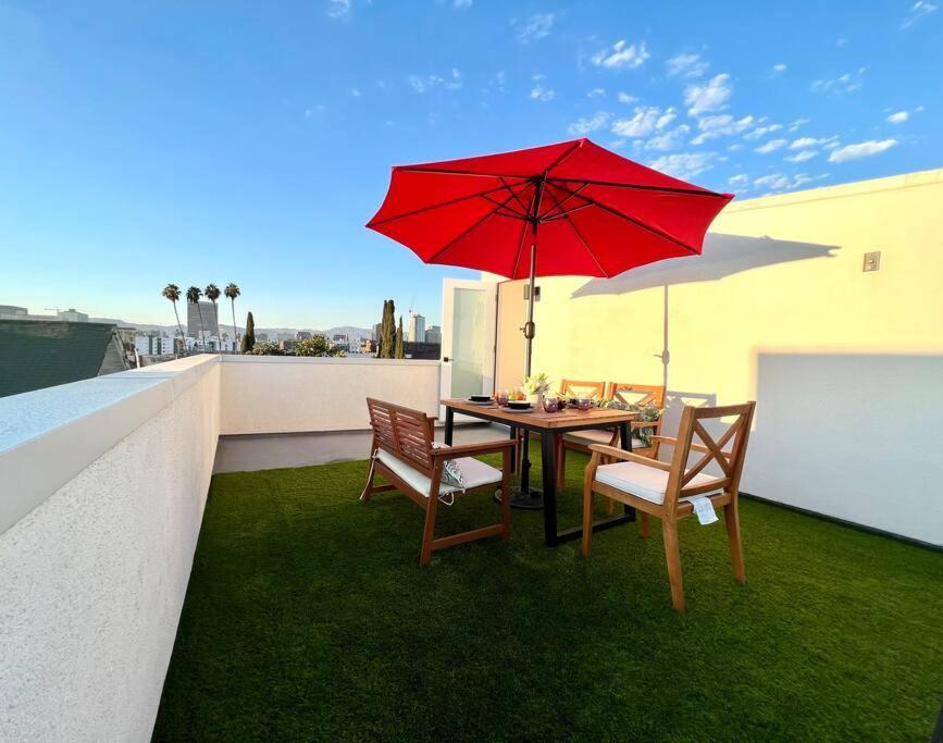 Luxury K-Town Dwelling With Private Rooftop Deck. Los Angeles Bagian luar foto