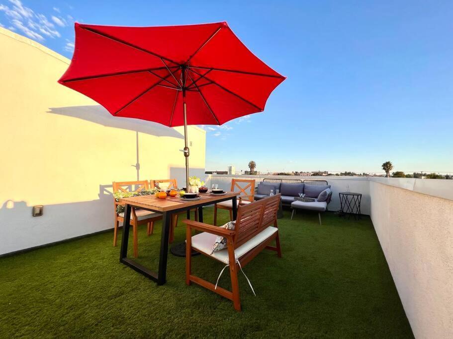 Luxury K-Town Dwelling With Private Rooftop Deck. Los Angeles Bagian luar foto